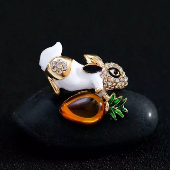 Bunny Rabbit Necklace - Picture 2 of 2